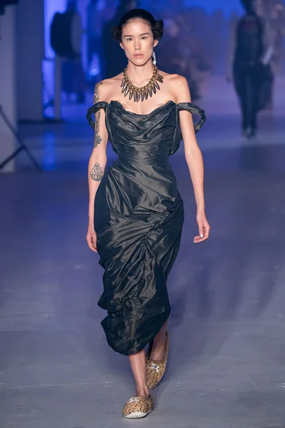 Look 26